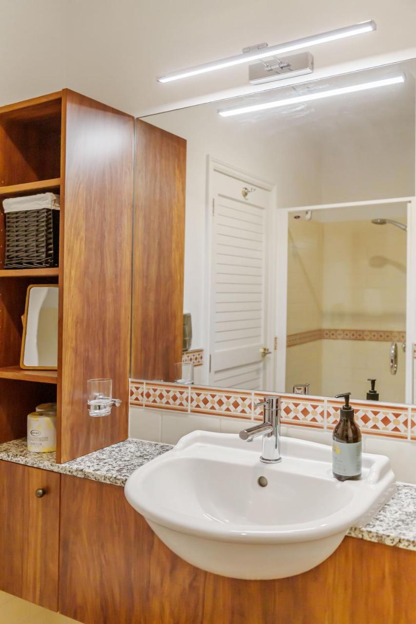 Waterfront Two Bedroom Apartment; Great Location! Окленд Экстерьер фото