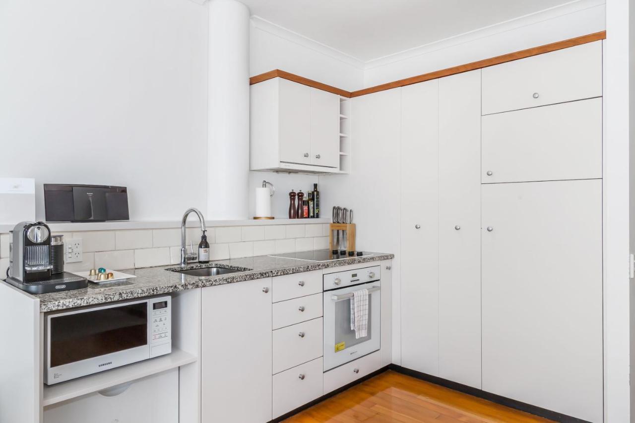 Waterfront Two Bedroom Apartment; Great Location! Окленд Экстерьер фото
